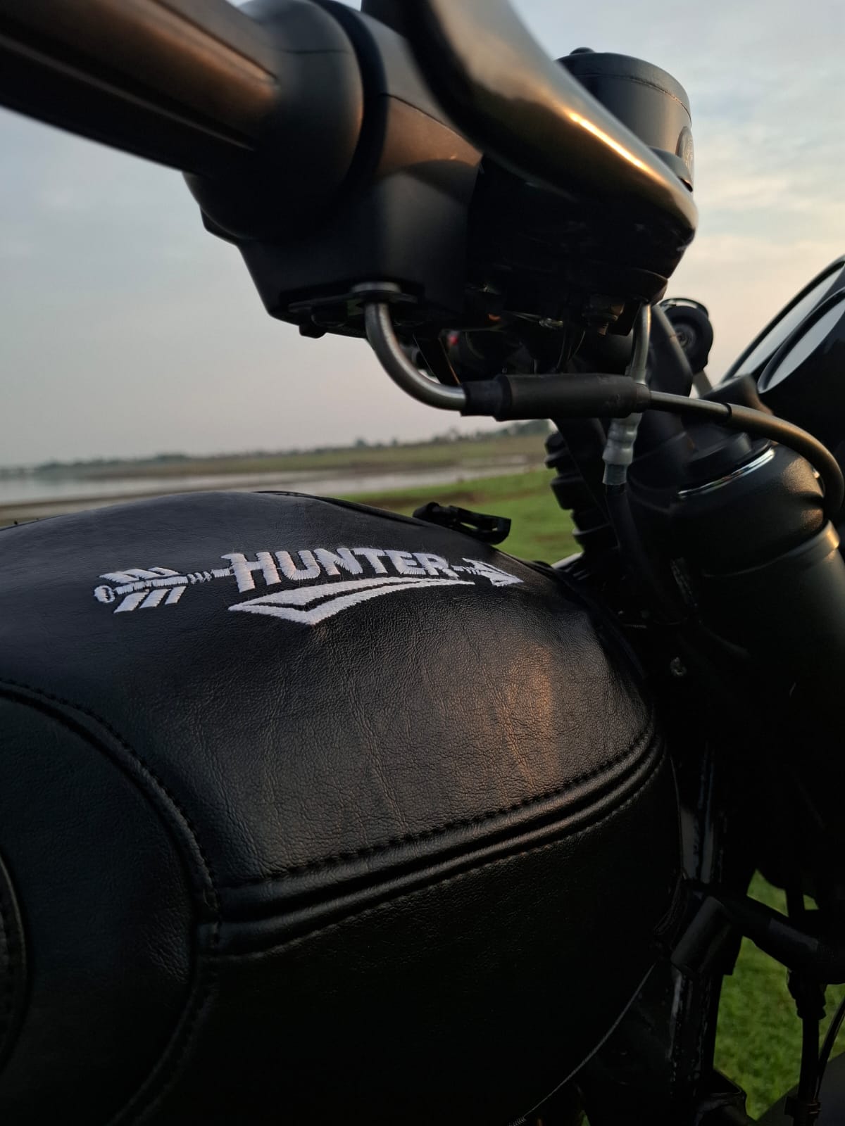 Hunter 350 leather Tank Cover