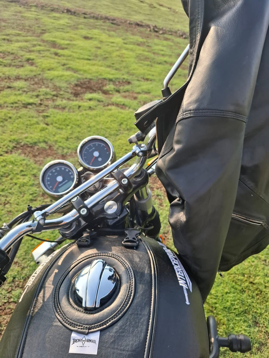 Interceptor 650 Leather Tank cover