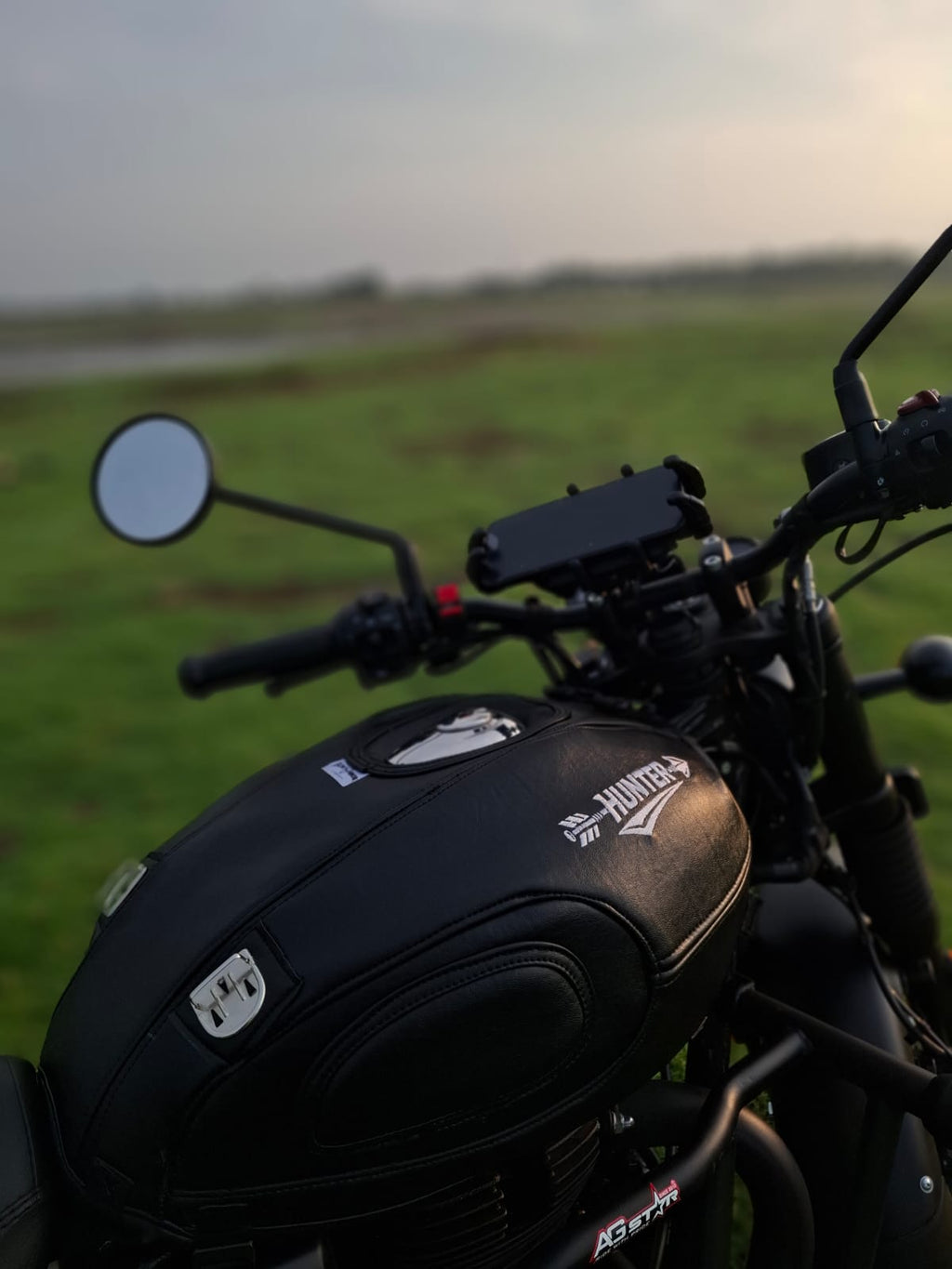 Hunter 350 Synthetic leather Tank Cover